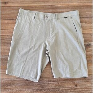 Travis Mathew 10" Golf Shorts Hybrid Lightweight Khaki Size 40‎
